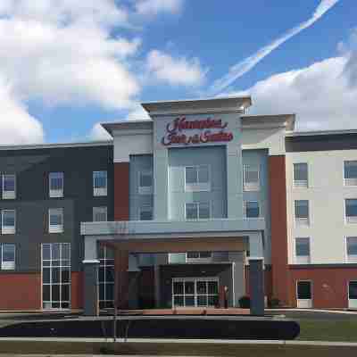 Hampton Inn & Suites Warrington Horsham Hotel Exterior