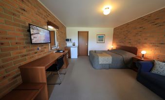 Quays Motel San Remo