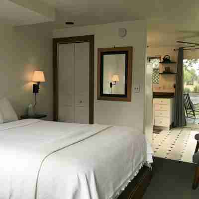 Left Coast Lodge - Pet Friendly Rooms