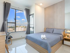 LuxHome Saigon - Rivergate Residence