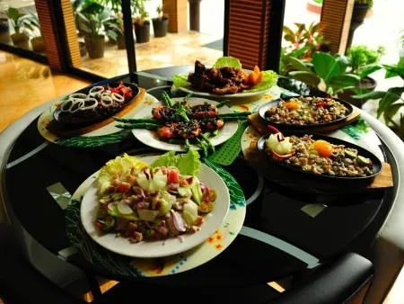 Antonio's Apartelle & Suites Отели рядом с достопримечательностью «Tropicana Beach Resort»