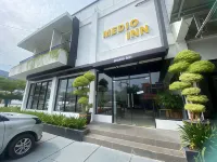 Urbanview Hotel Medio Inn Palu by RedDoorz Hoteles en Mantikulore