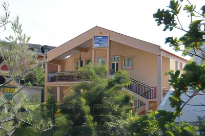 Apartments Centar Sutomore Hotels near Haj Nehaj
