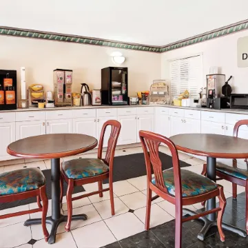 Days Inn by Wyndham Dallas Plano