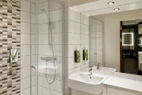 Premier Inn Salisbury South Milford Hotels near Salisbury Library