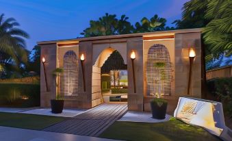 1. Courtyar..