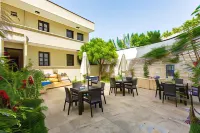 Old Town Boutique Hotel - Beach