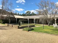 Bright Avenue Motor Inn Hotels in Freeburgh