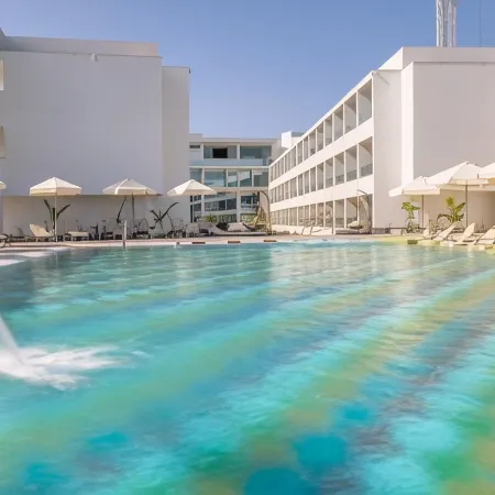 Nicholas Color Hotel Отели рядом с достопримечательностью «Ayia Napa Harbour»