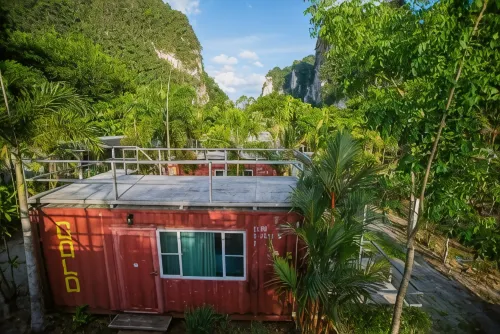 The Camper Lodge, Khao Sok Hotels in Phanom