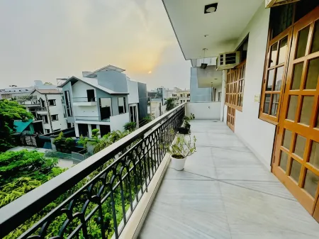 BedChambers Serviced Apartments, Sector 45