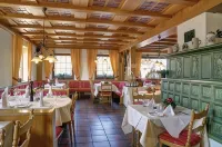 Landhotel Krone Roggenbeuren Hotels in Illmensee