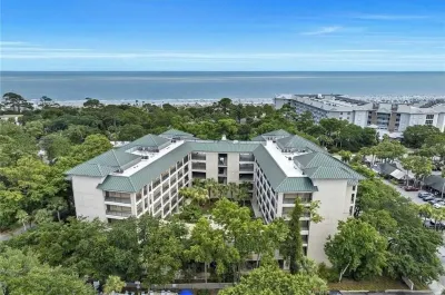 New Listing 2BR/2BA/Walk-In Shower/Sofa Bed/Sleeps 7/WiFi/Porch/Pool/Hot Tub Hotels near Shipyard Beach Access