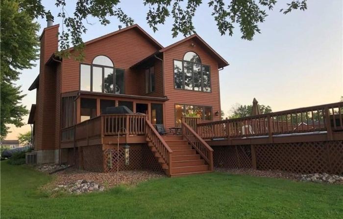 Lake Front House with Pool and Hot Tub and Game Room