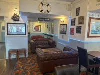 The Buccaneer Inn - en bord de mer