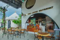 Trulli Villa Hotel a Đạ Ròn