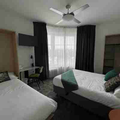 Urban Jungle Hôtel Orleans Rooms