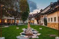 Hotel Dvor Jezersek Brnik Hotels near Pumptrack Britof