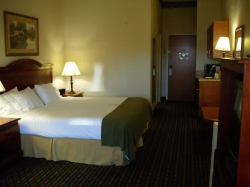 Holiday Inn Express & Suites Laurinburg by IHG Hotels in Laurinburg
