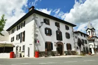 Apartamentos de Montaña Mendiola - Casa Ferran-Casa Karrikaburu Hôtels à : Comarca de Baztan