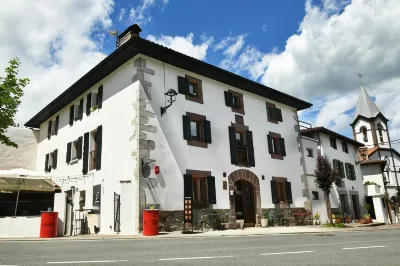 Apartamentos de Montaña Mendiola - Casa Ferran-Casa Karrikaburu Hotel a Comarca de Baztan