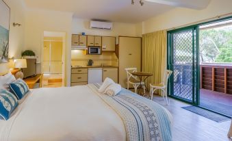 Boat Harbour Studio Apartments and Villas