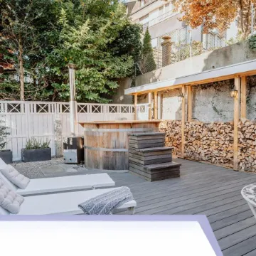 La Belle Vue Boutique Hotel & Café