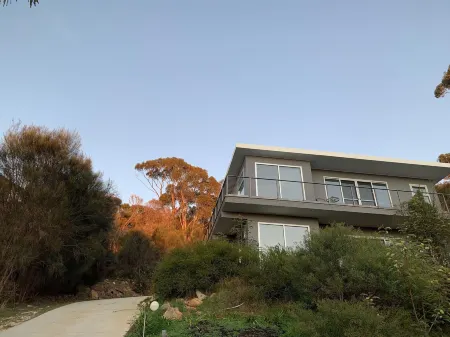 Sunrise on Falie Seaview Eco Accommodation Отели в г. Остров Кенгуру