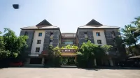 Bali World Hotel Hotel dekat TRITAN POINT Pusat Pertokoan