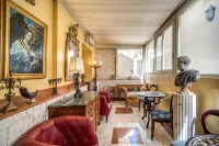 Aurelius Art Gallery Hotel