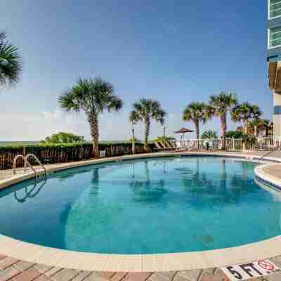 Stunning Condo with Wall-to-Wall Windows Overlooking Ocean Fitness & Recreational Facilities
