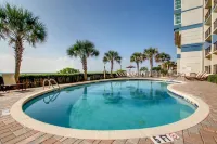 Stunning Condo with Wall-to-Wall Windows Overlooking Ocean