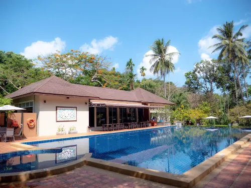 Victoria Cliff Hotel & Resort Hôtels à : Kampong Ulu