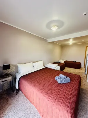 The Crossing Lodge & Backpackers Отели в г. 