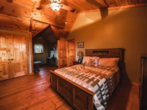 The River View Lodge Sun Set Views over Looking Mississippi River Romantic