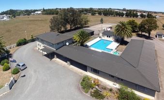 Thornton Lodge Motel