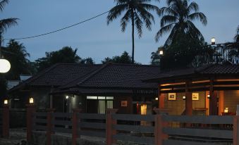 Amazon Bungalow & Cottages