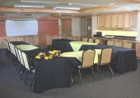 AmericInn by Wyndham Oswego Hotel a Bristol Township