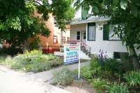 Kelowna Okanagan Lake Hostel Hotel di 