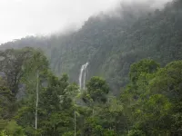 Beautiful Log Cabin in Tinamaste with stunning views of waterfall and forest Hotels in Perez Zeledon