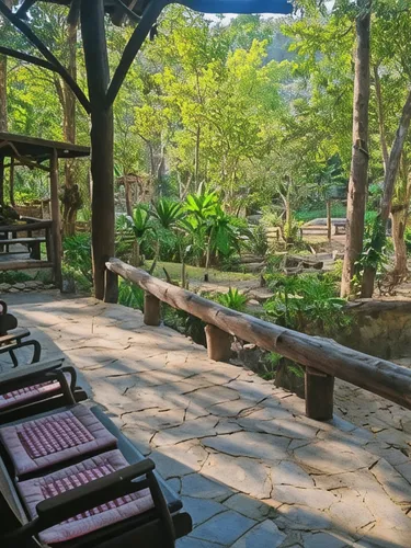 รูปภาพของธารทองลอดจ์