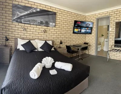 Cowra Crest Motel Hotels near Europa Park