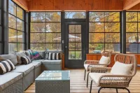 Sanctuary Retreat: Private Pool, Hot Tub & Firepit Hotels in Chikaming Township