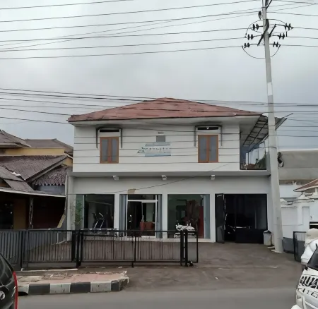 Gassani Guest House Отели в г. Kuningan