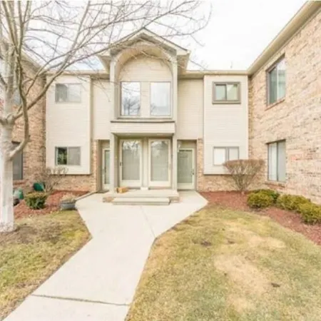 Ruby's private 2-bedroom home with parking. Recently renovated with flooring.