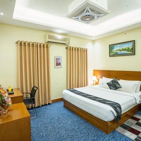 Richmond Hotel & Suites