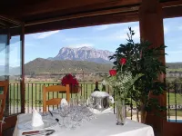 Hotel & Spa Peña Montañesa فنادق في Sobrarbe