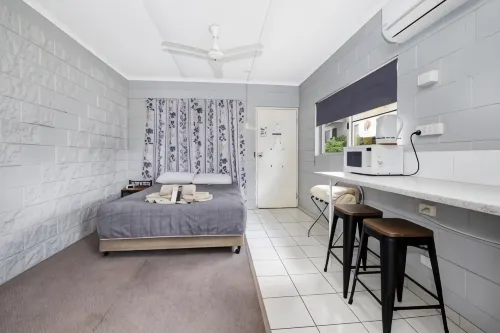 Hillview Motel Charters Towers Qld فنادق في Mosman Park