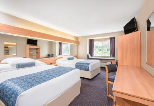 Microtel Inn & Suites by Wyndham Hazelton/Bruceton Mills Hôtels à : 