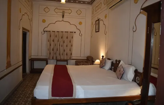 布迪的納瓦爾薩加爾宮酒店